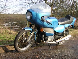 Suzuki GT380, front lhs