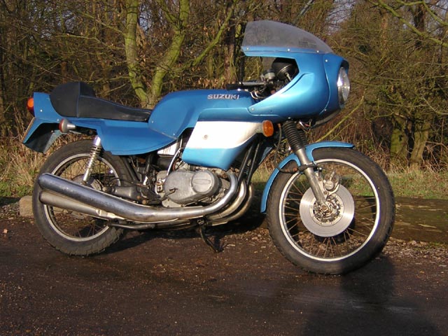 Suzuki GT380, rhs view (large)